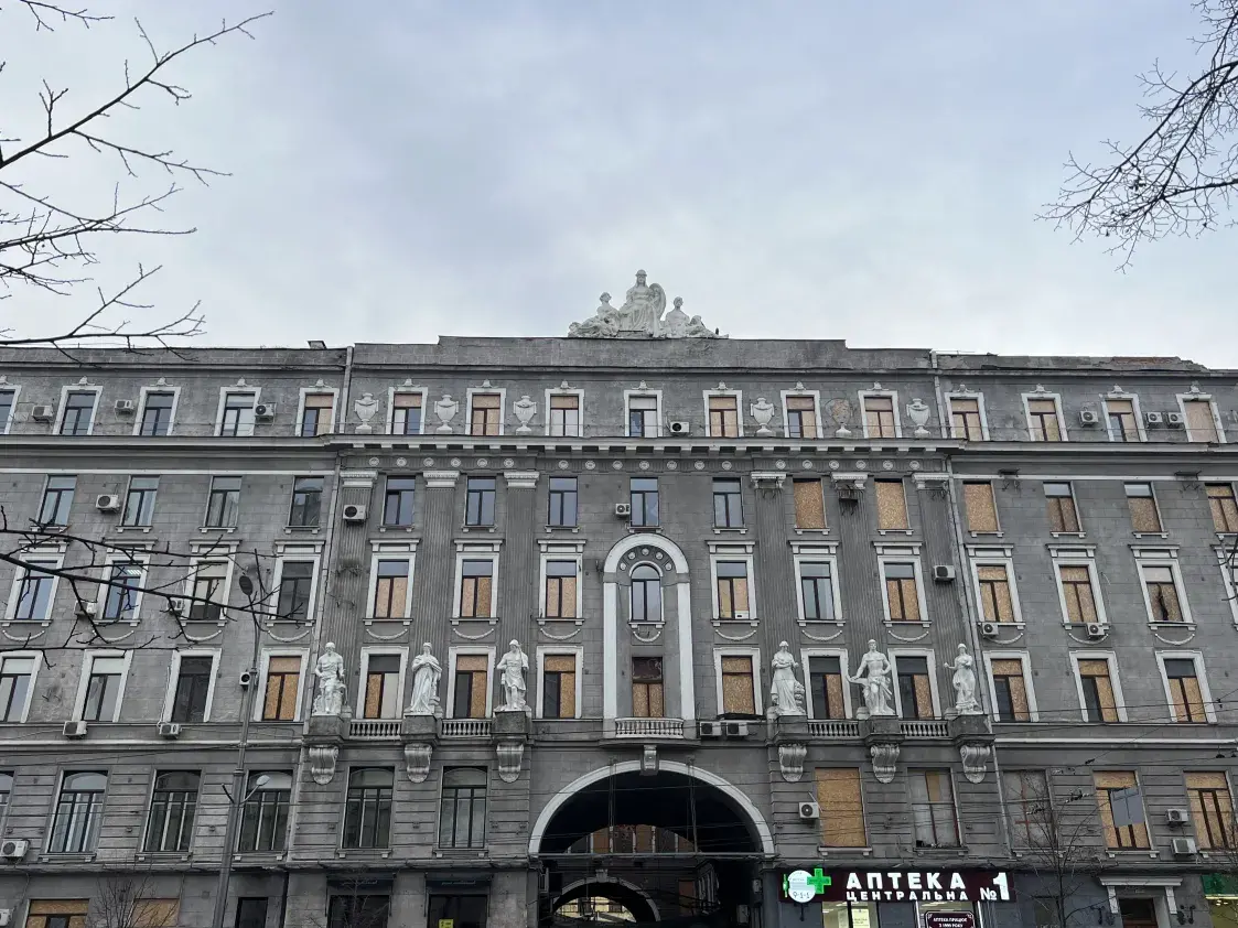 “Мы не збіраемся пакідаць горад”. Як Харкаў перастае быць рускамоўным