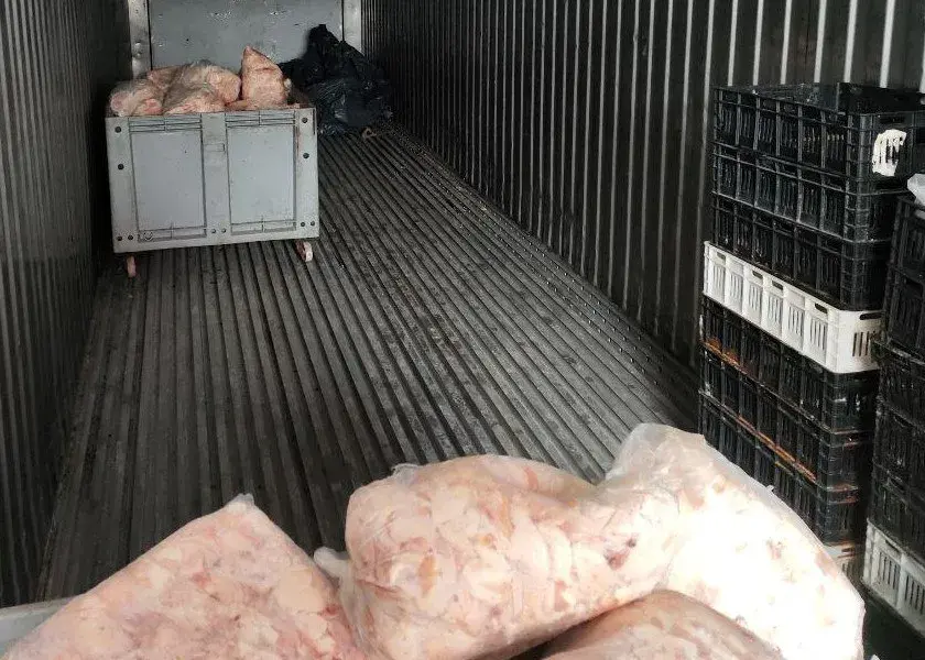 У Мінскім раёне мяса захоўвалі разам з будаўнічымі матэрыяламі