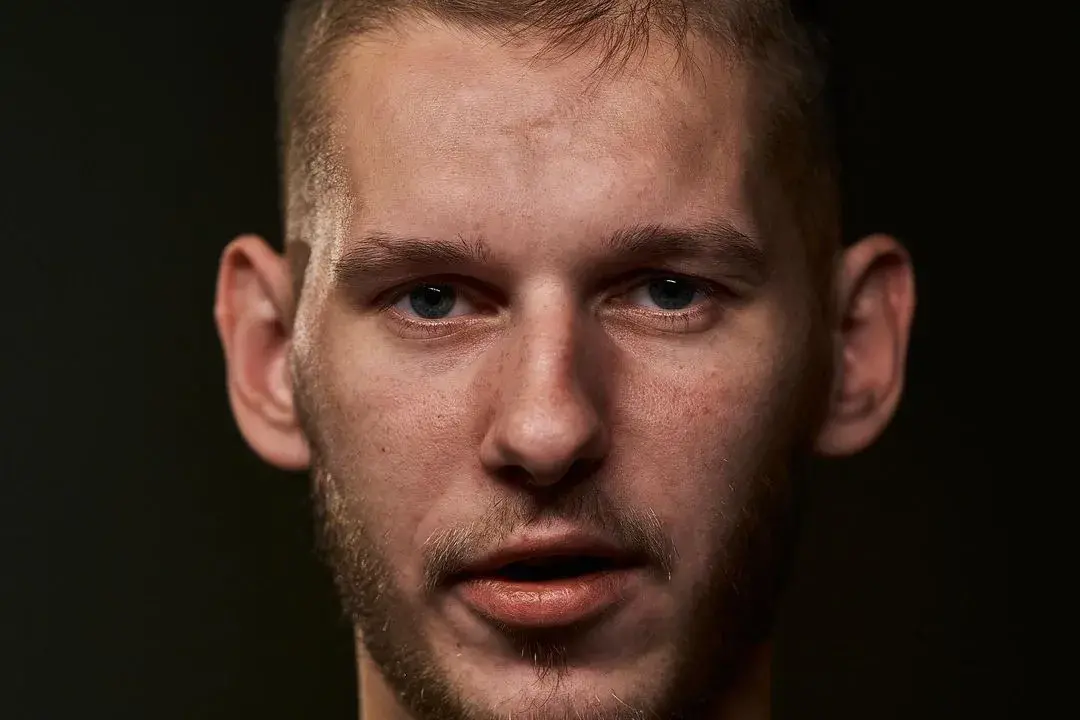 Як выглядае пасля расійскага палону "азовец" Дзмітрый Казацкі