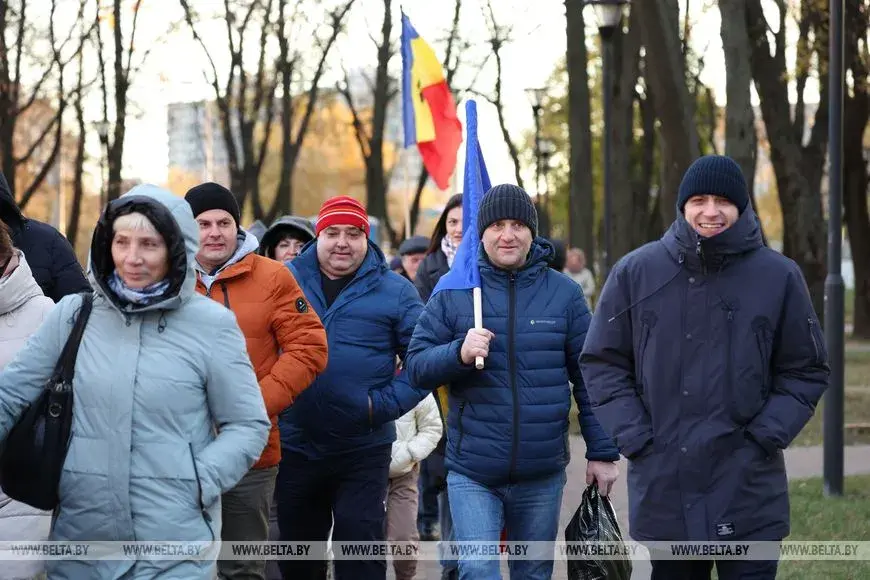 В Минск приехали толпы людей, чтобы проголосовать в посольстве Молдовы