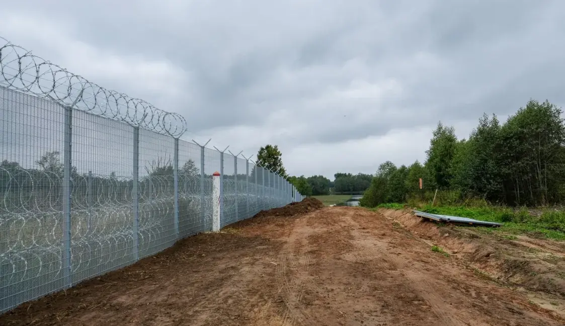 Латвія пачала будаваць плот на мяжы з Беларуссю