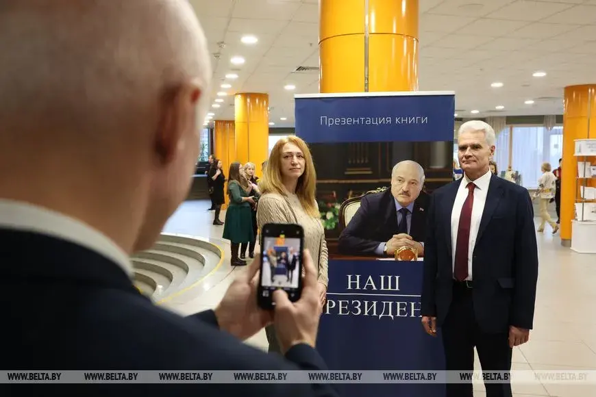 Лукашэнка стварыў у Мінску чаргу