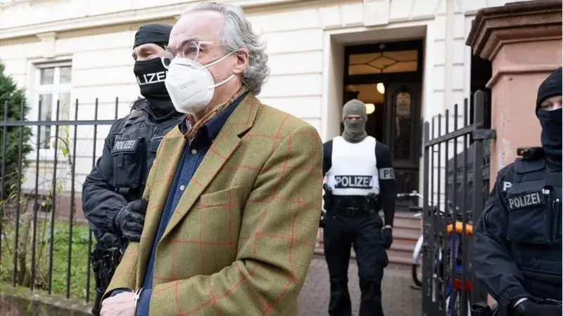 Их нравы: заговор с участием принца, режим полёта, фейк-ньюз и тяжёлое одеяло