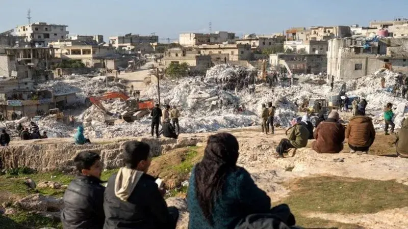 Их нравы: мафиози в пиццерии, костюм от восстания машин и одно большое чудо