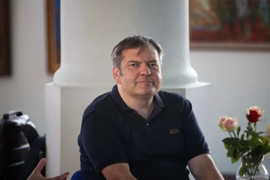 "Не исключено полное закрытие границ": что происходит с автобусами в Литву