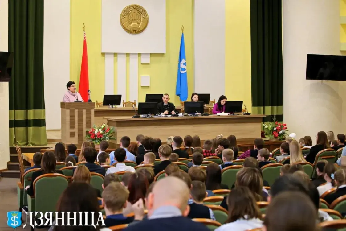 У Беларусі дэманстратыўна судзілі 12-гадовага хлопца