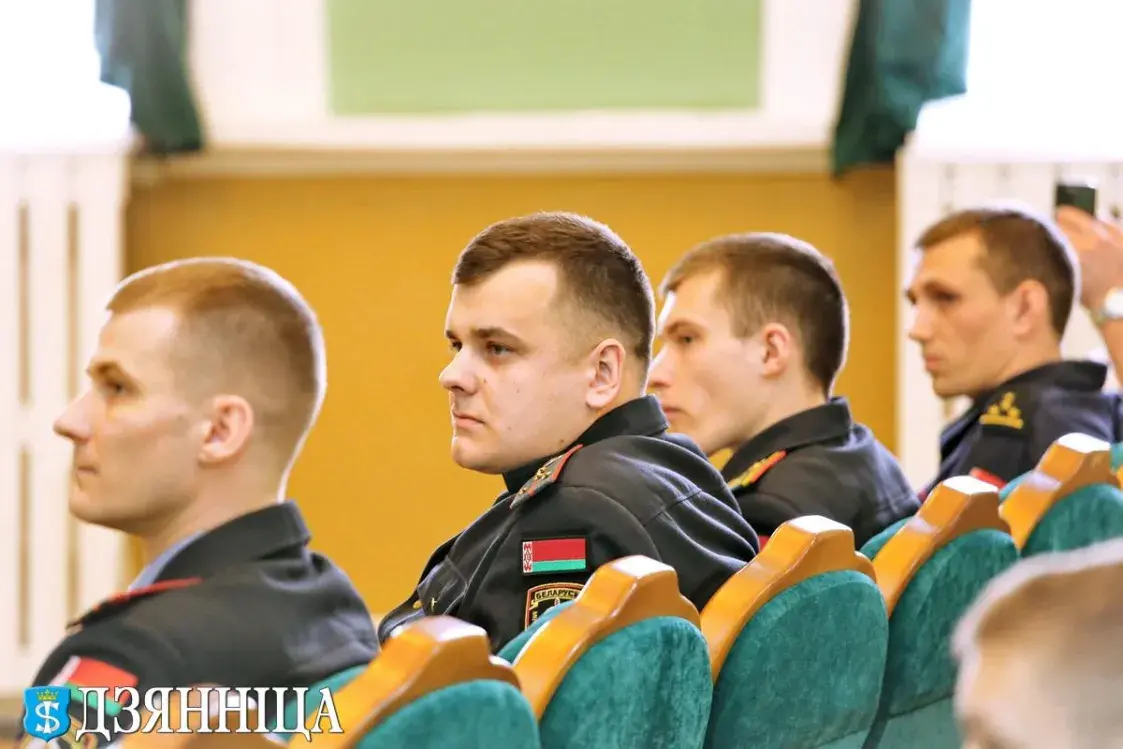 У Шчучыне міліцыянеры прывялі на сустрэчу са школьнікамі асуджаных