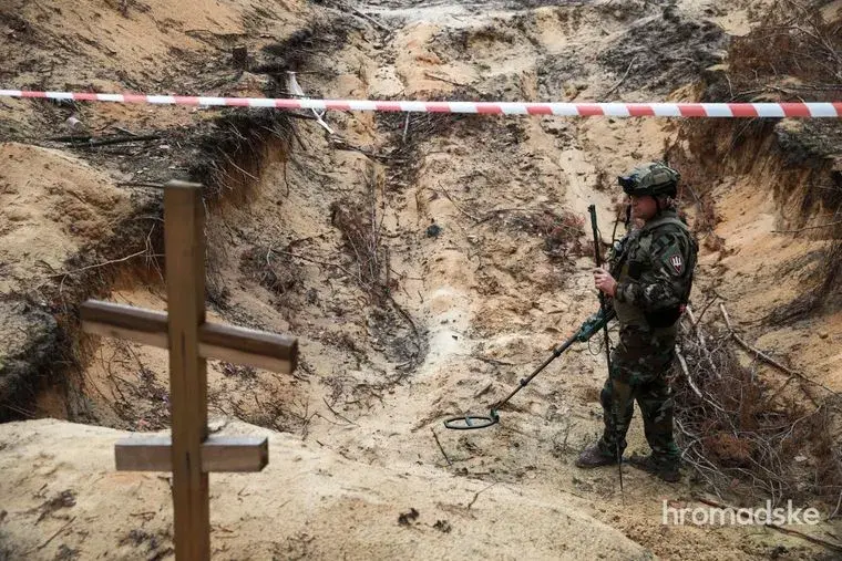 Пад Ізюмам знайшлі брацкую магілу ўкраінскіх вайскоўцаў 