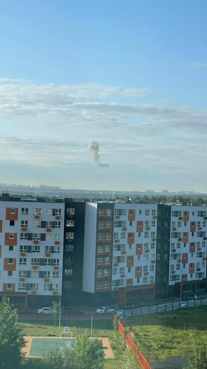 "Взрывы в Барвихе. Страшно бабахает" — Москву атаковали беспилотники