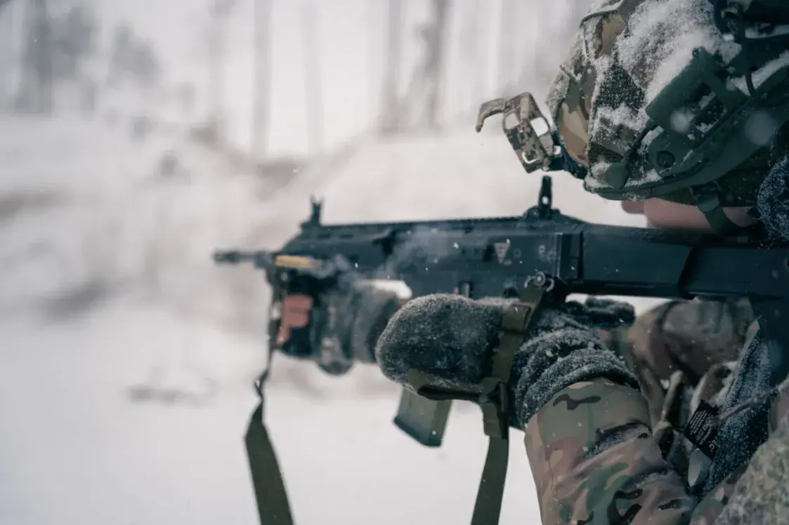 Маладосць “на нулі”. Як жывуць і ваююць дваццацігадовыя кантрактнікі ва Украіне