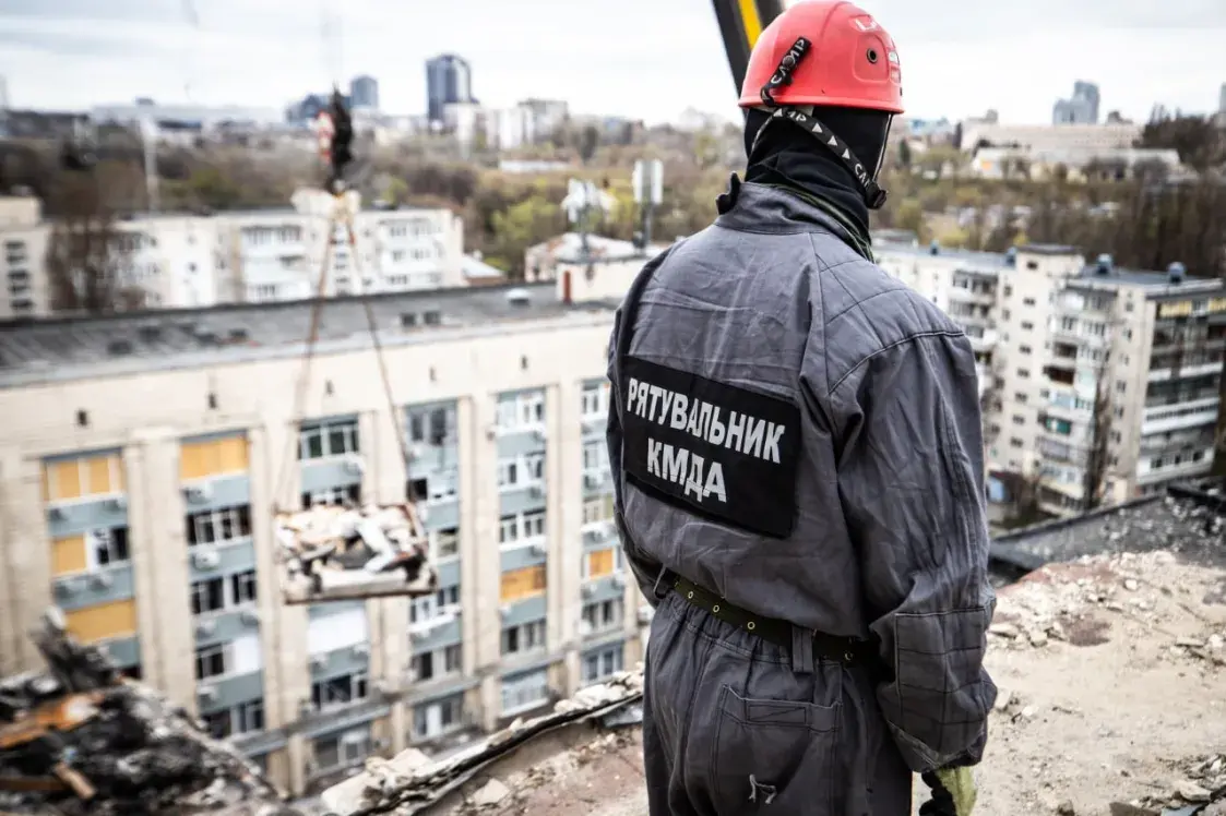 "Помню, на физкультуре играли в "гриб". Когда мы перестали бояться ядерной войны