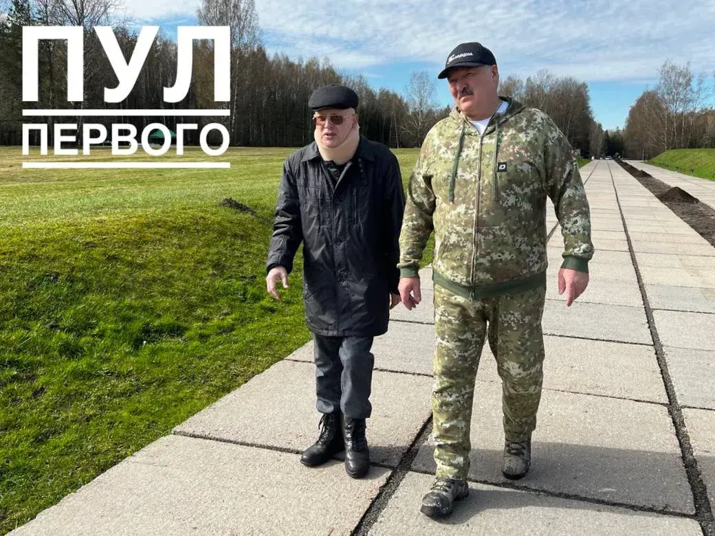 Лукашенко прогулял субботник. А что он на них делал раньше?