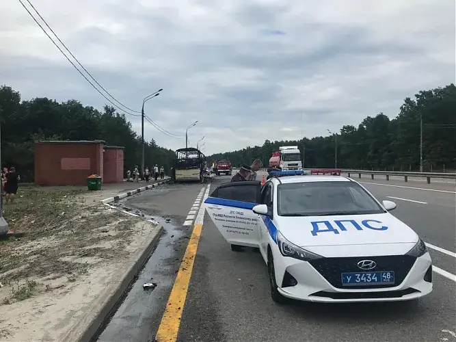 Беларускі турыстычны аўтобус у Расіі згарэў цалкам