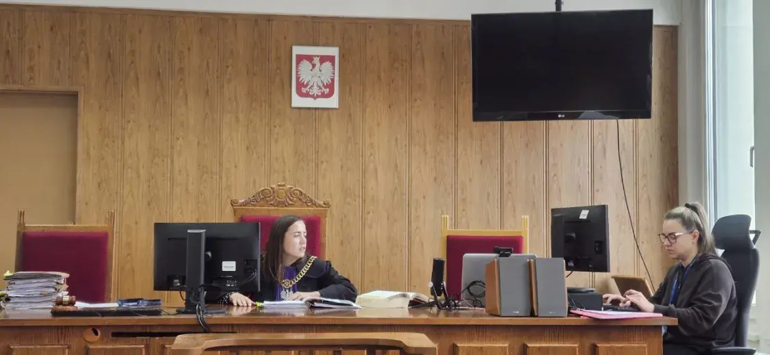 “Спердаляй да Украіны”. Як судзілі беларуса, які намаляваў зігуючага Маска