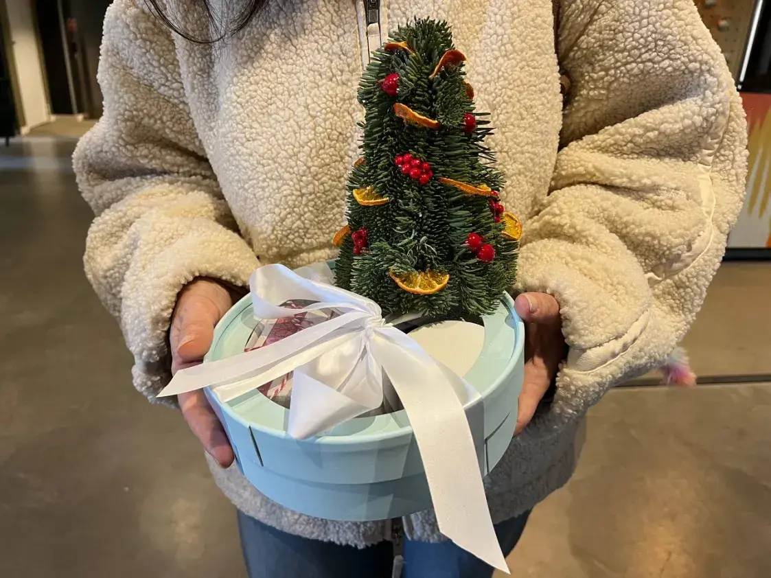 “У свабодны ад слёз час”: як валанцёры робяць свята для палітвязняў