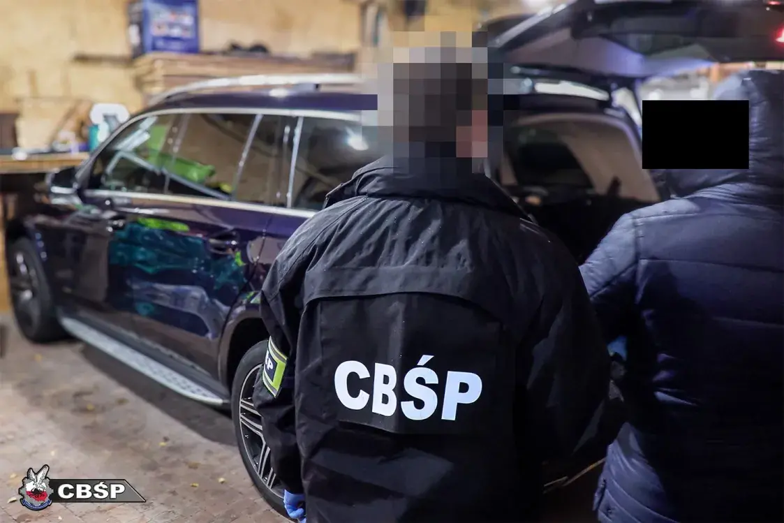 Групу, якая займалася незаконнай легалізацыяй замежнікаў, затрымалі ў Польшчы