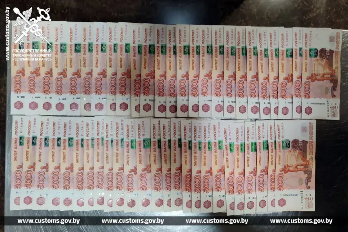 Расіяніна з вялікай сумай грошай не выпусцілі з Мінска ў Баку