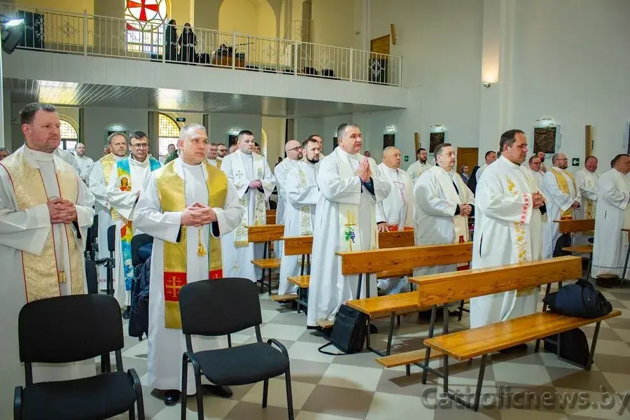 На Віцебшчыне затрымалі двух каталіцкіх святароў