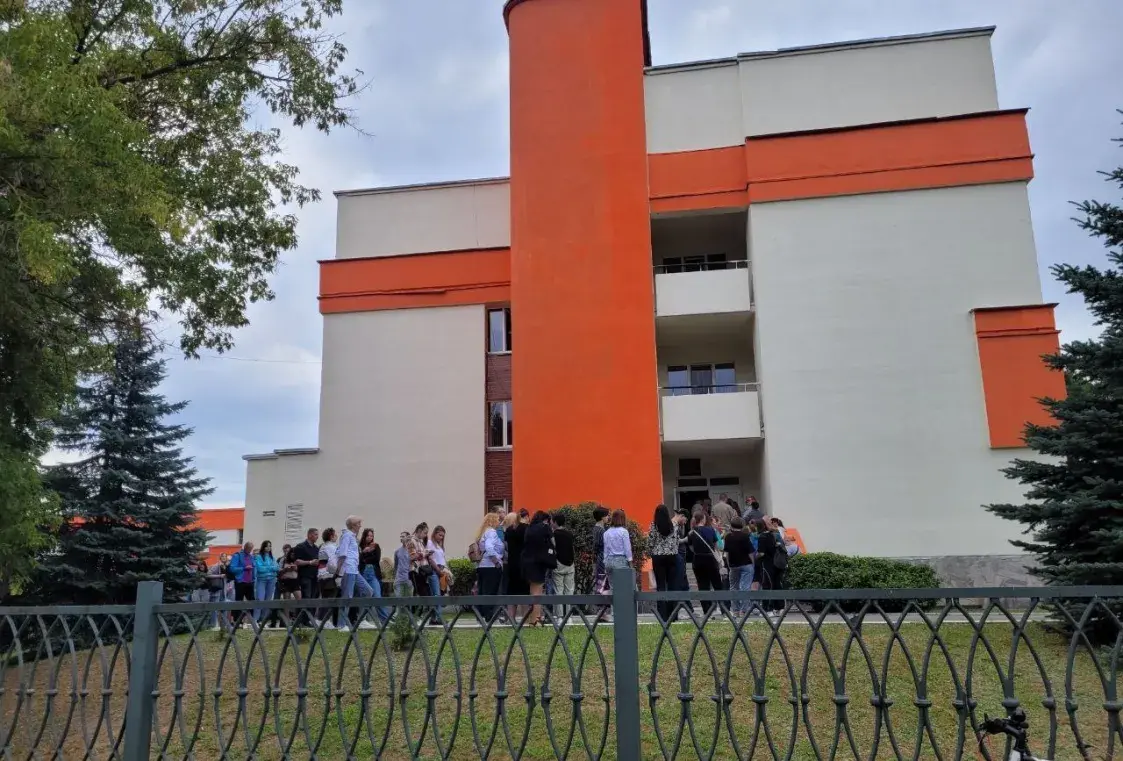 Сотни жителей Солигорска сдали кровь для больного лейкемией шахтера