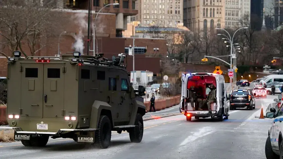 Мадуру на верталёце даставілі да будынка Федэральнага суда ў Нью-Ёрку