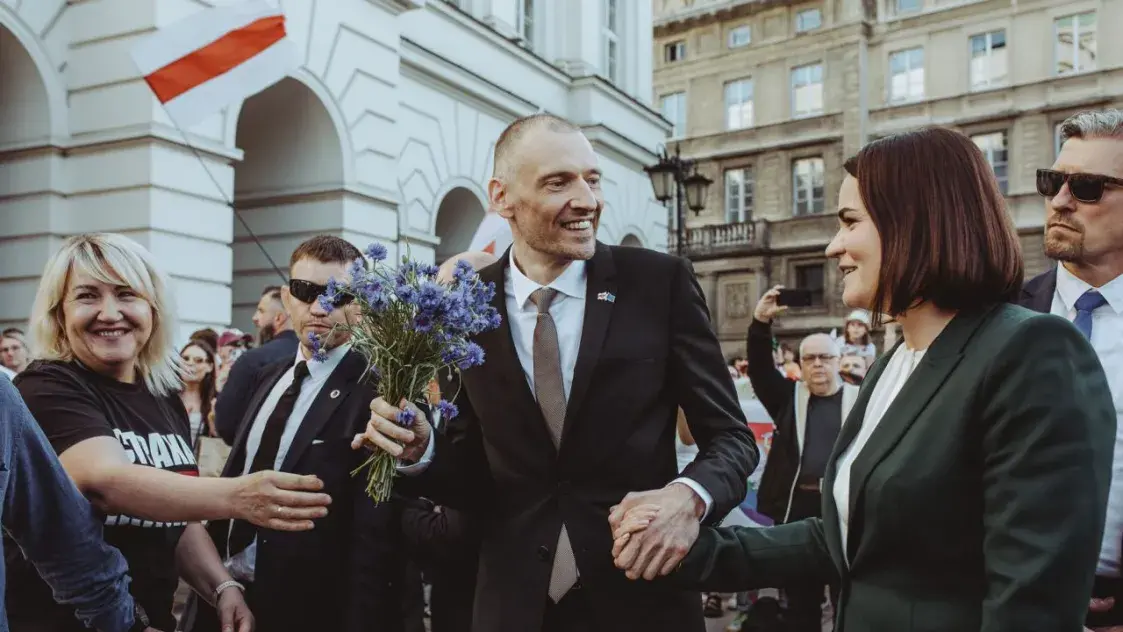 "Больше любят русские". От Тихановского ушёл пресс-секретарь