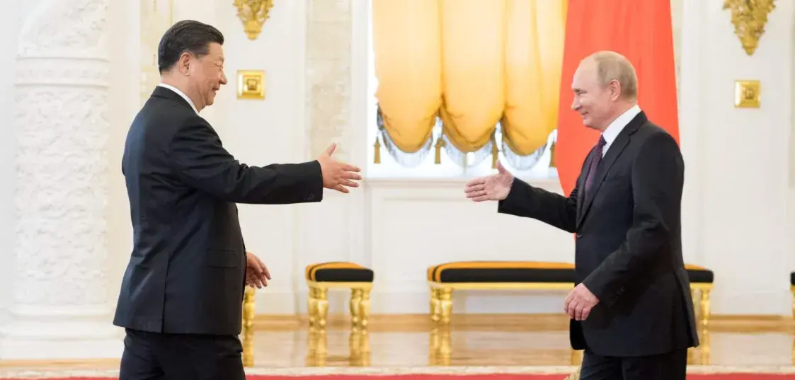 Визит Си Цзиньпина в Москву и боеприпасы для Украины от ЕС — 390-е утро войны