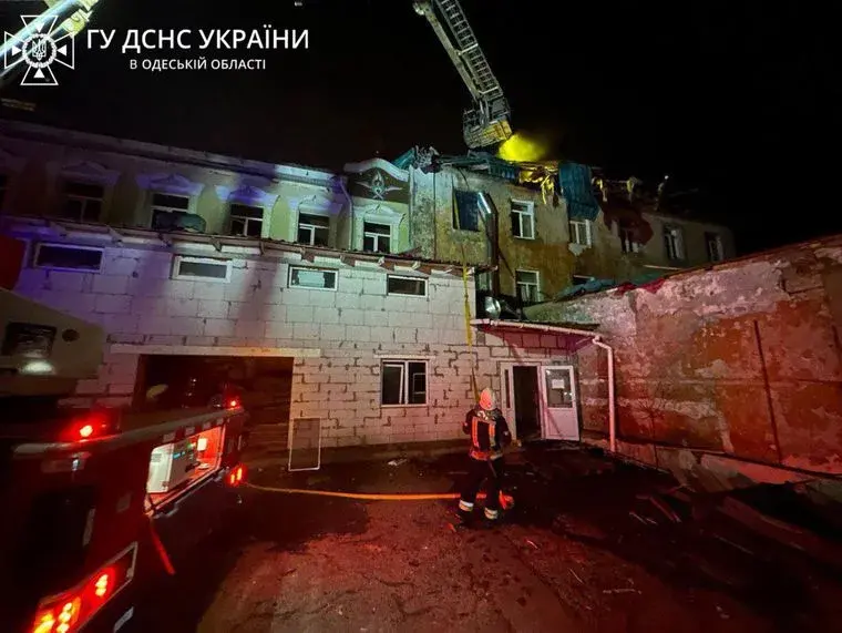 Ночная атака дронов на Украину и визит Си Цзиньпина в Москву — 392-е утро войны