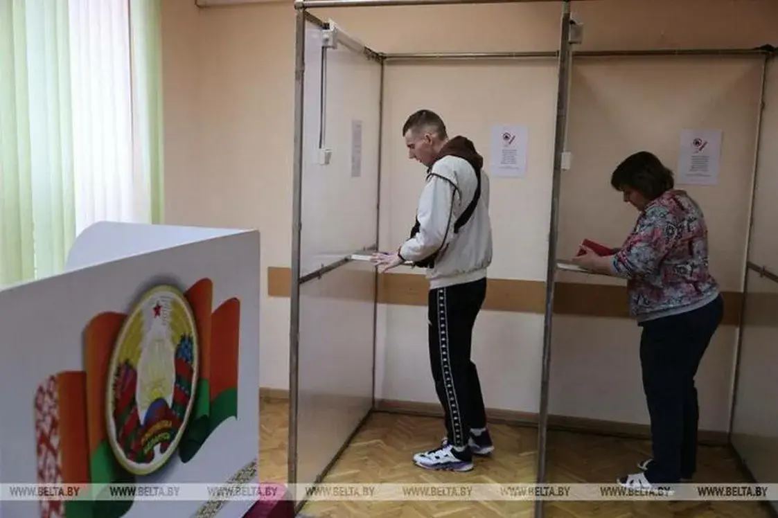 Урны, флаги и эстрада: сколько чиновники тратят на “выборы”-2025