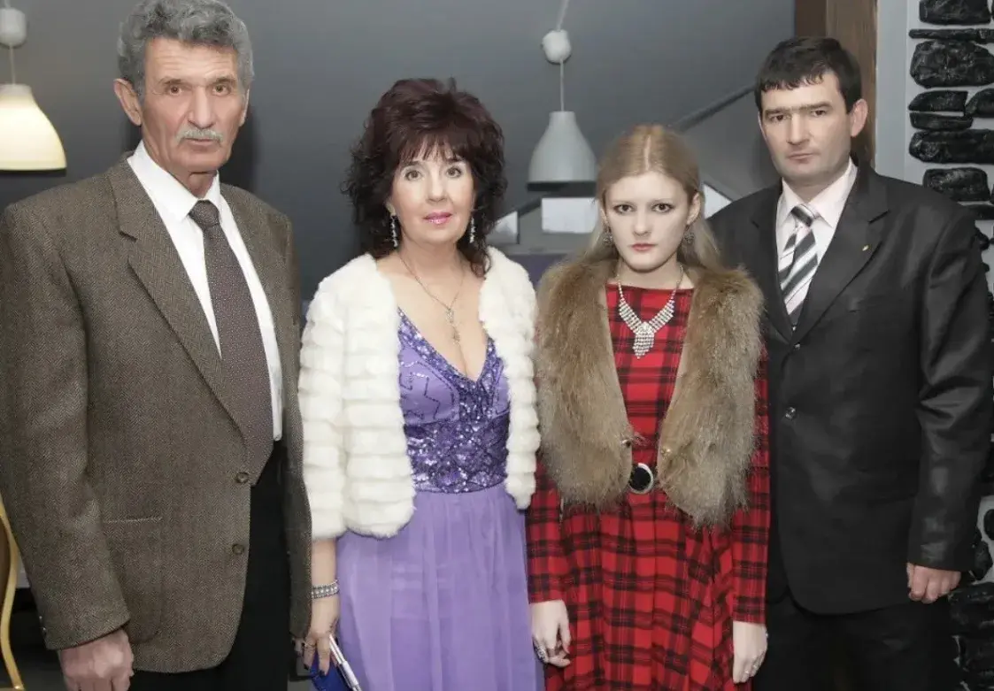 Экс-журналістка дзяржСМІ, якая збірала данаты на ежу, — дачка кадэбіста