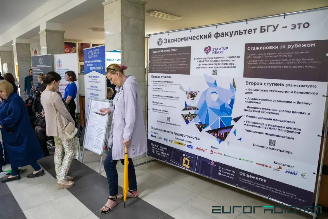 “Выбрасывают молодежь из страны”: от непризнания польских дипломов хуже Беларуси