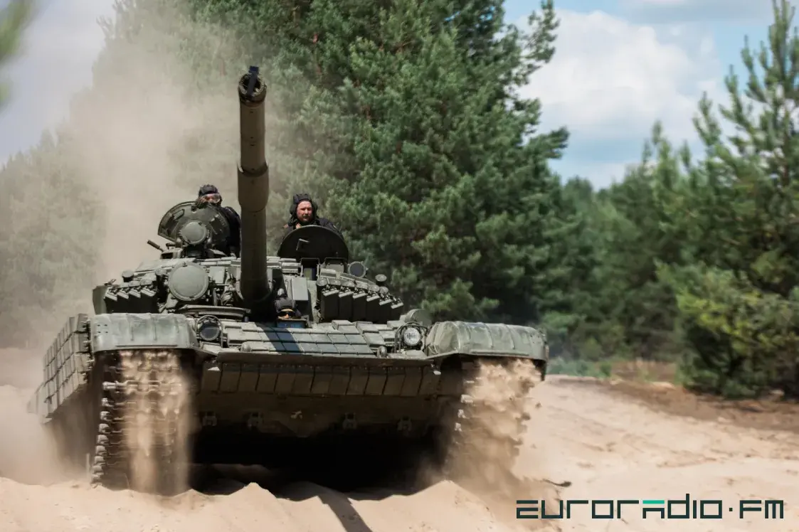 Залужны паказаў танкі, якія Украіна атрымала з Польшчы і Чэхіі