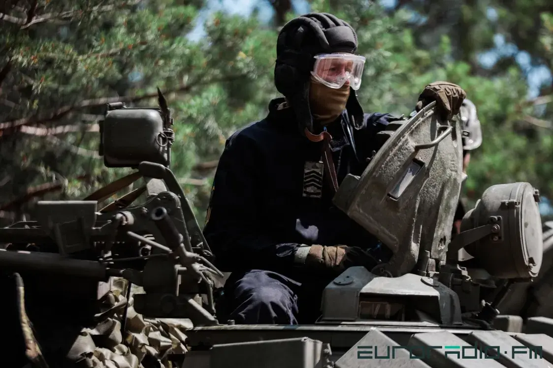 Залужны паказаў танкі, якія Украіна атрымала з Польшчы і Чэхіі