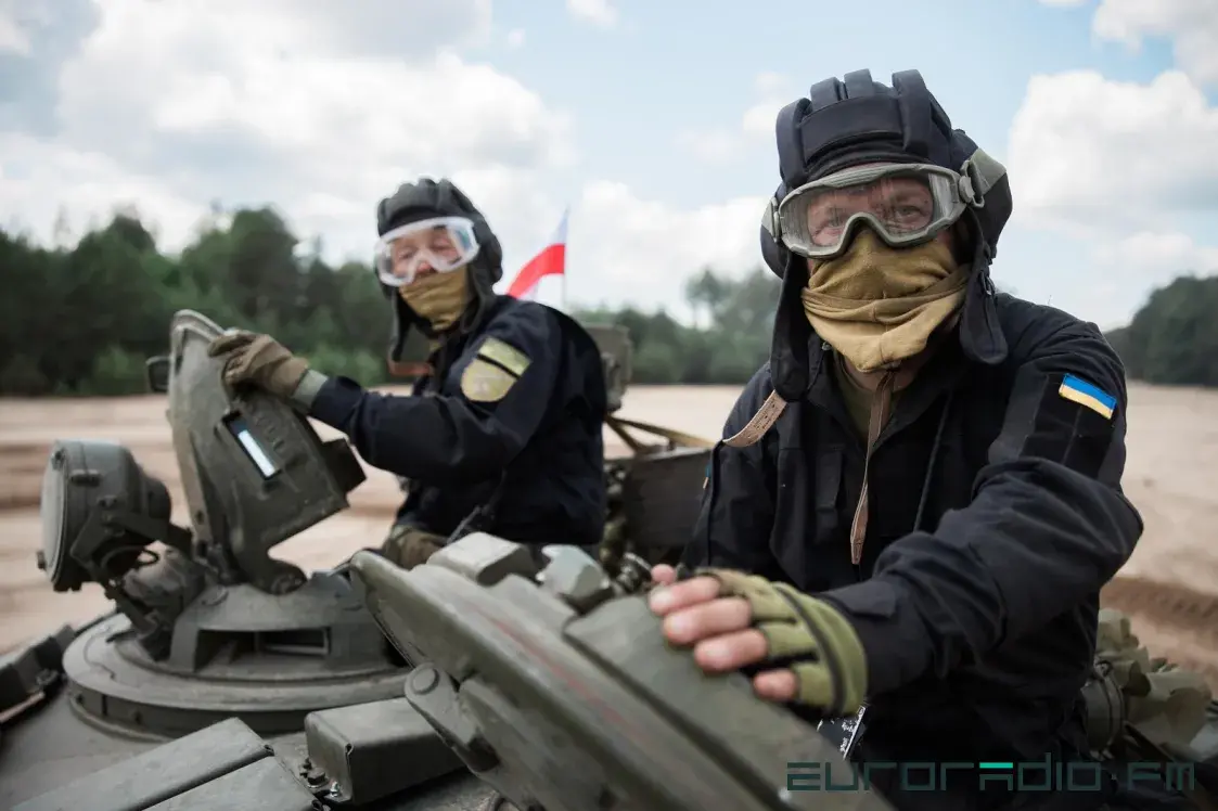 Залужны паказаў танкі, якія Украіна атрымала з Польшчы і Чэхіі