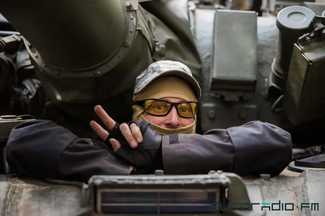 Залужны паказаў танкі, якія Украіна атрымала з Польшчы і Чэхіі