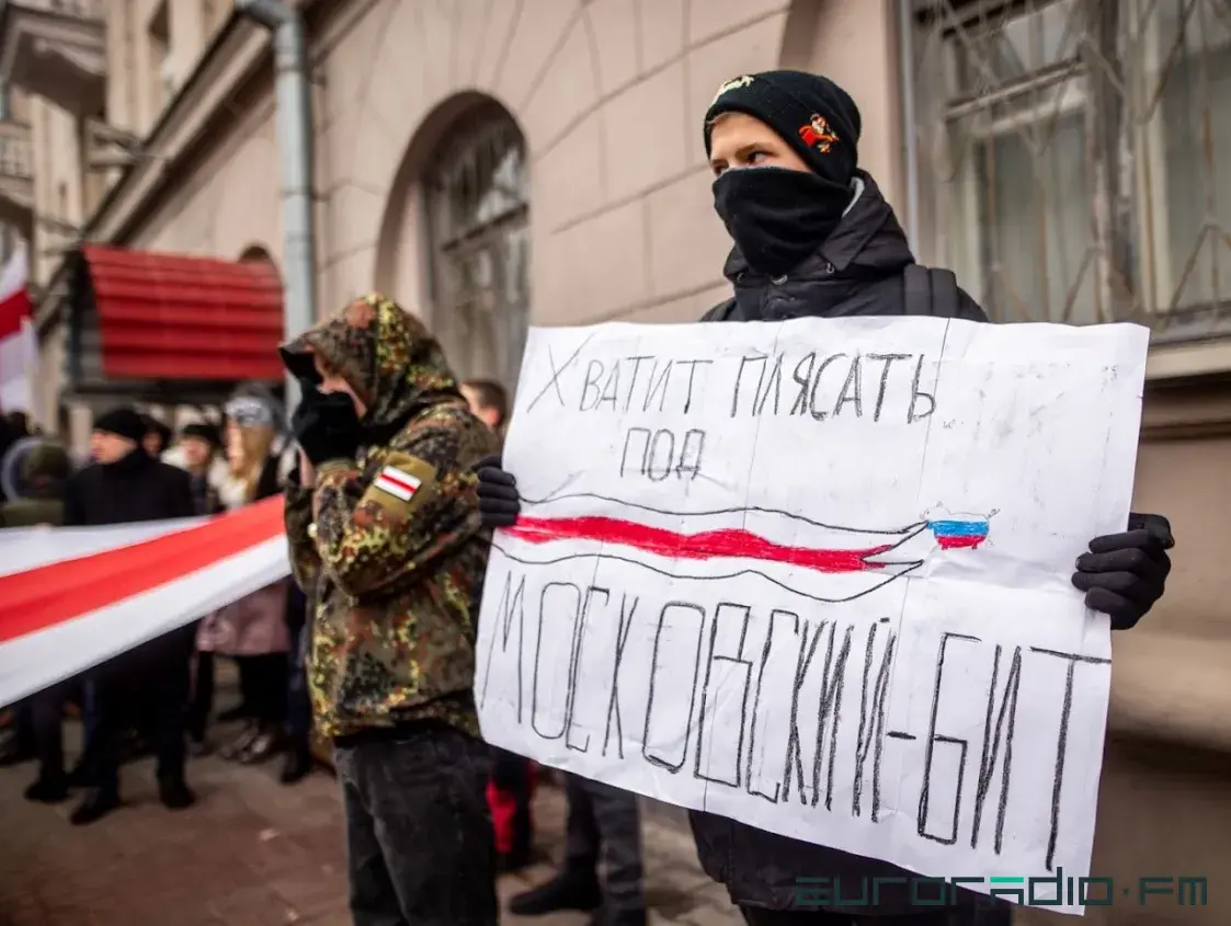 Думаем як еўрапейцы, але баімся Расіі: як беларусам наблізіцца да Еўропы