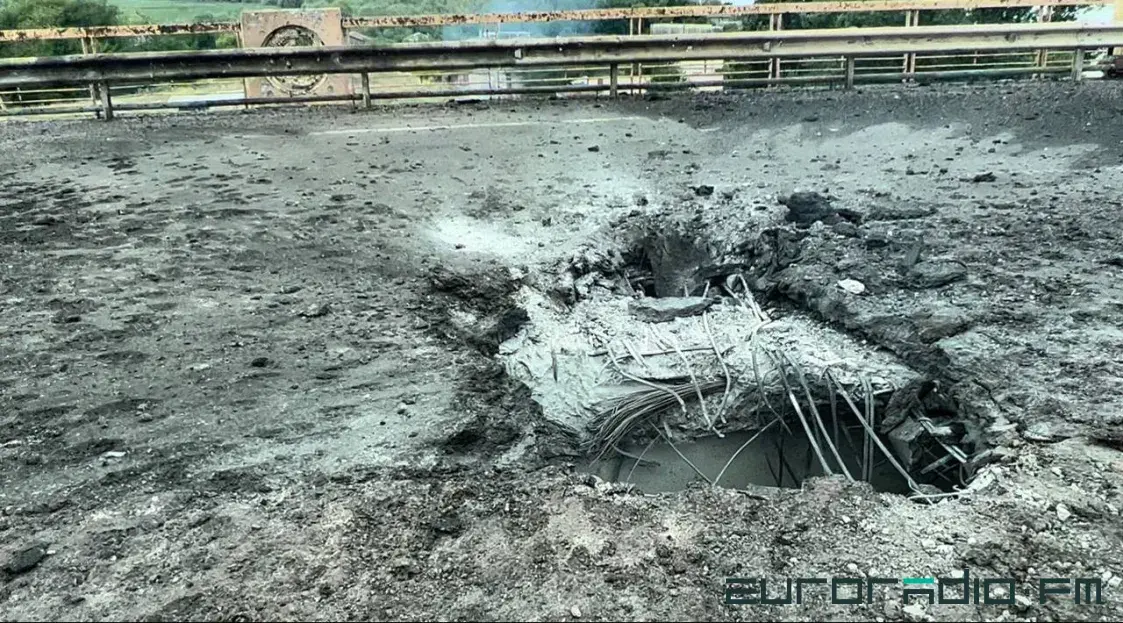 ВСУ обстреляли мост в Херсоне, но он, похоже, устоял — 154-е утро войны