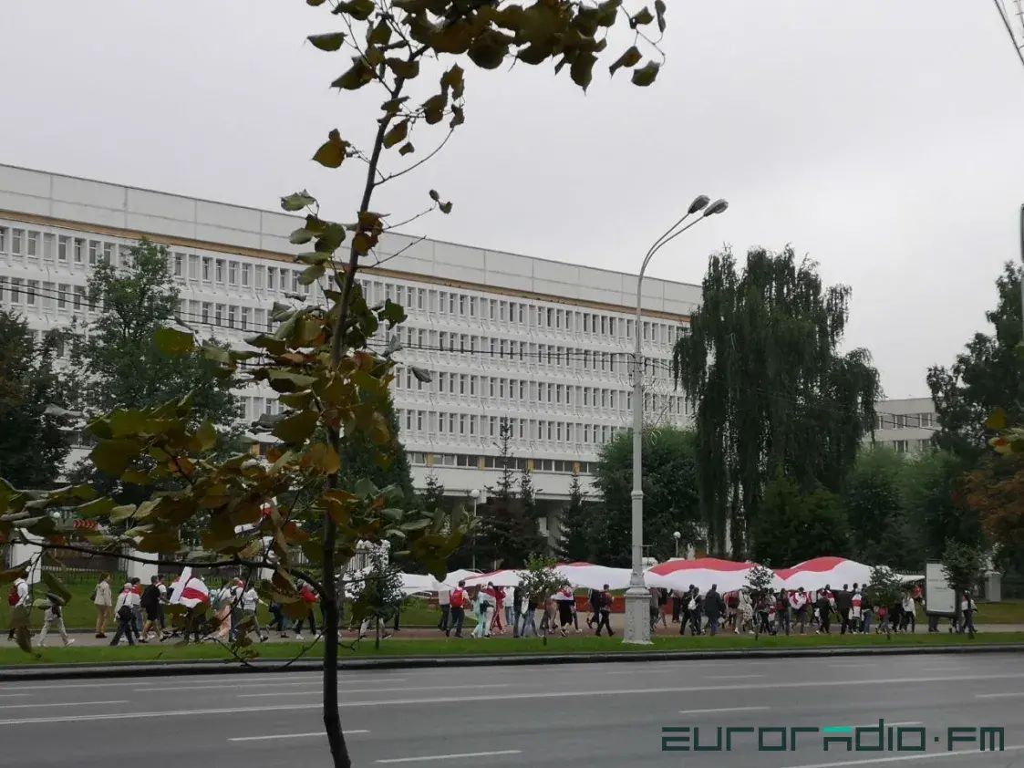Марш новай Беларусі: дзясяткі тысяч людзей і папярэджанне пра ўжыванне сілы