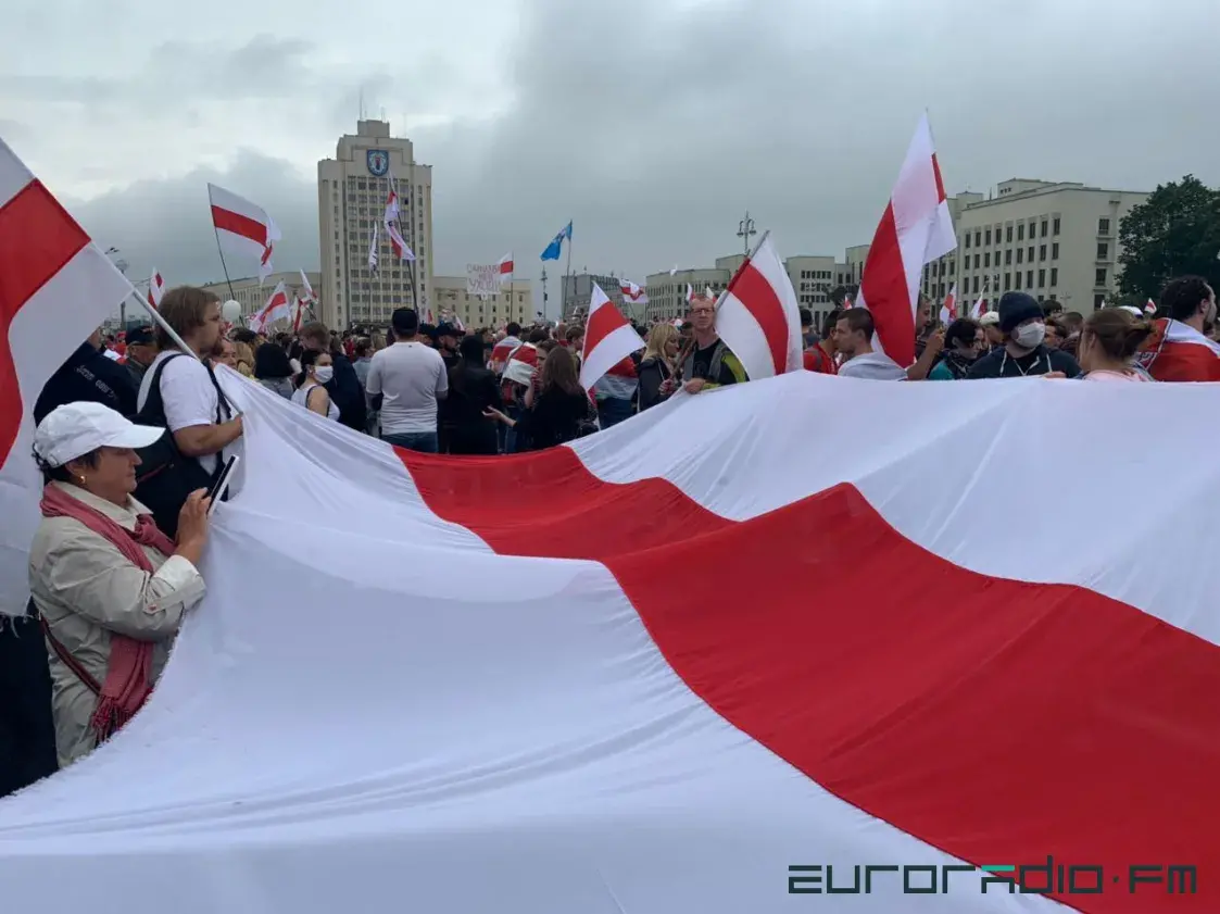 Марш новай Беларусі: дзясяткі тысяч людзей і папярэджанне пра ўжыванне сілы