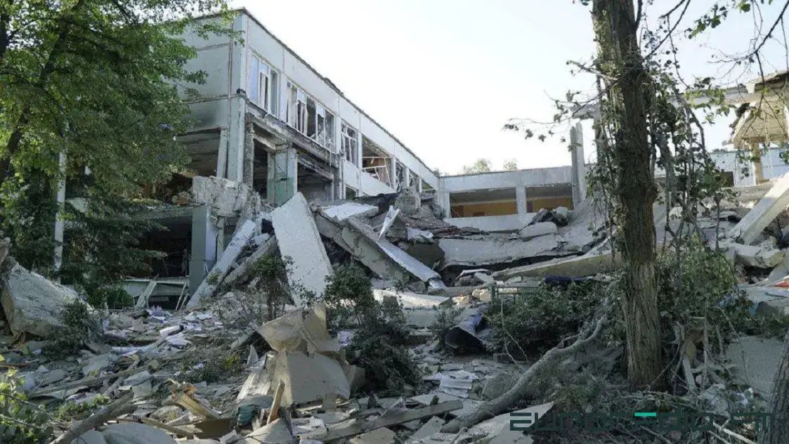 Ночью в Харькове российские военные "демилитаризировали" школьную библиотеку 