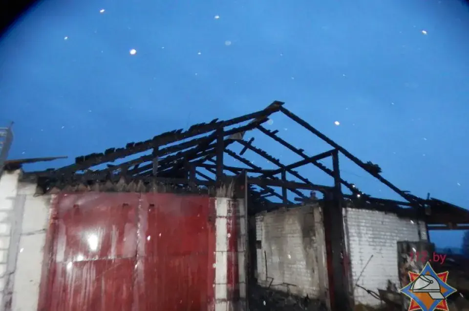 У Баранавіцкім і Смалявіцкім раёнах здарыліся пажары ў цялятніках (фота)