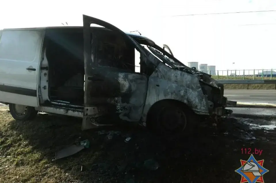 На МКАД сутыкнуліся фура і трактар, і гарэў мікрааўтобус (фота)