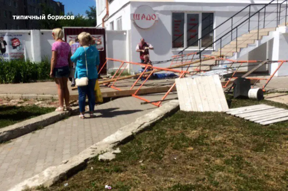 У Барысаве рабочы зваліўся разам з будаўнічымі рыштаваннямі