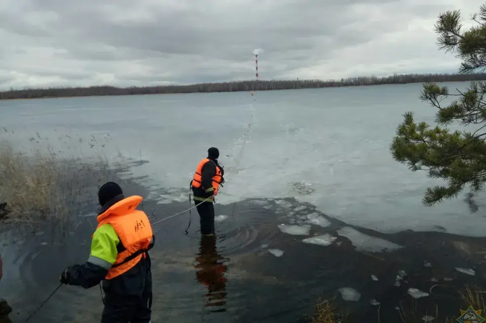 У Пухавіцкім раёне двойчы за 7 гадзін ратавалі раварыста, які тануў на возеры