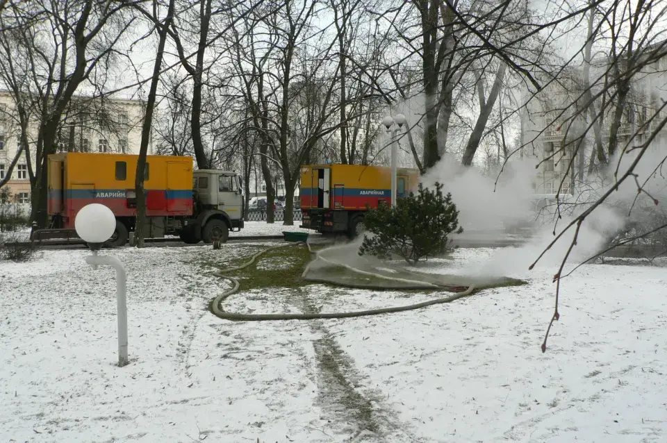 У цэнтры Мінска ў выніку аварыі без цяпла засталіся дзясяткі дамоў (фота)
