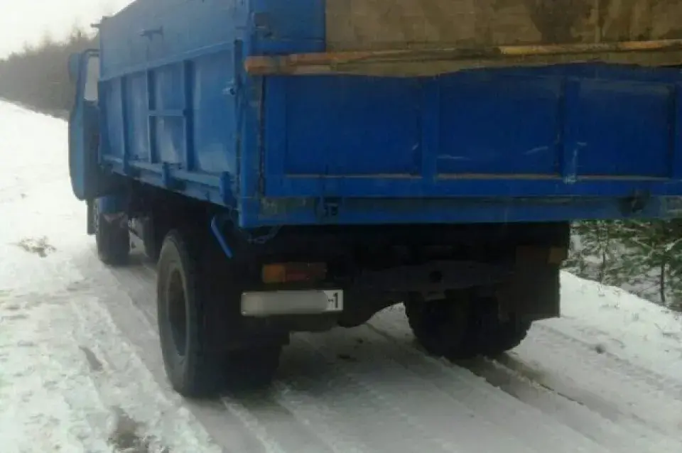 У Кобрынскім раёне пад коламі грузавіка загінуў 21-гадовы матацыкліст