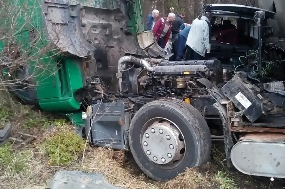 У сутыкненні грузавіка і мікрааўтобуса каля Барысава загінулі 2 чалавекі