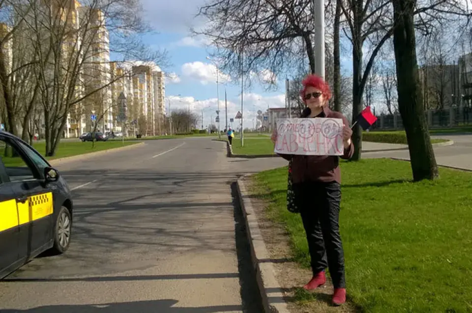 У Мінску прайшлі адзіночныя пікеты ў падтрымку Надзеі Саўчанка (фота)