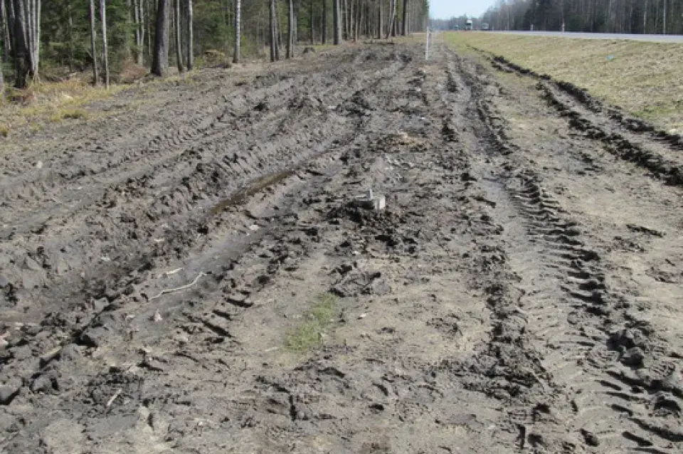 На трасе Мінск — Гродна скралі амаль 100 металічных слупоў