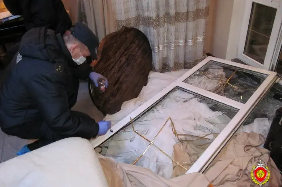 У Пінску чацвёра мужчын у масках напалі на дом прадпрымальніка (фота)