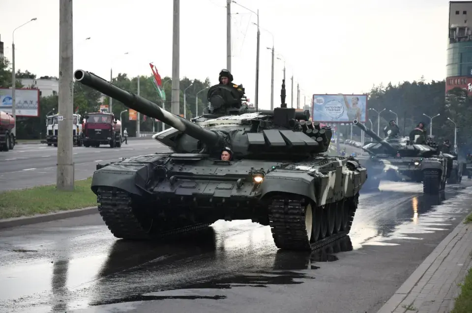 Танкі ў горадзе! Рэпетыцыя парада на вуліцах Мінска